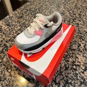 Kids Nike AirMax 90 size. 7